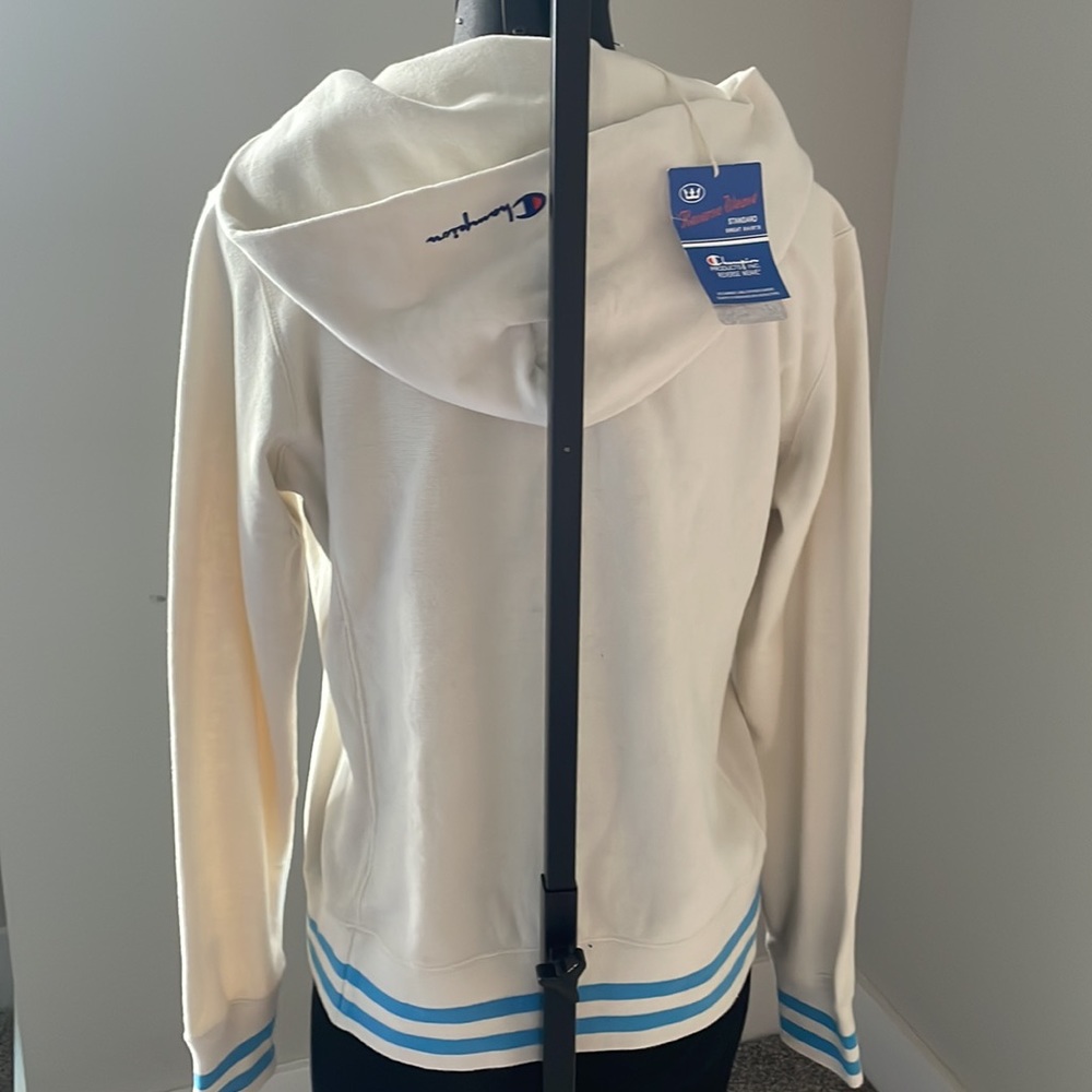 Champion Reverse Hoodie - Picture 4 of 4